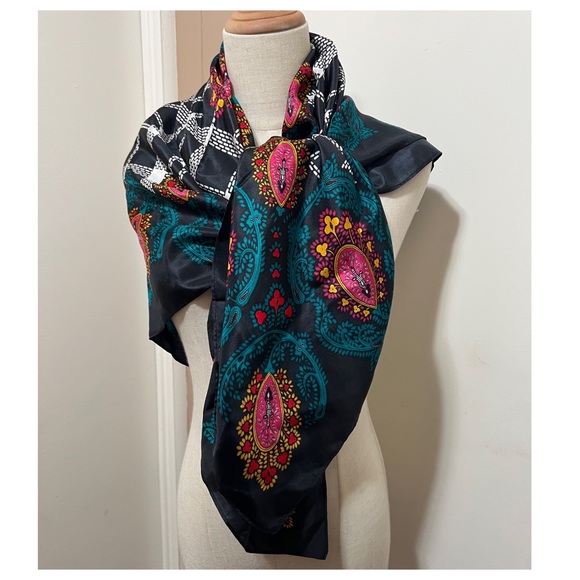 Diane Von Furstenberg Accessories - Diane Von Furstenberg Silk Scarf Floral Paisley Multicolor Shawl 42x42